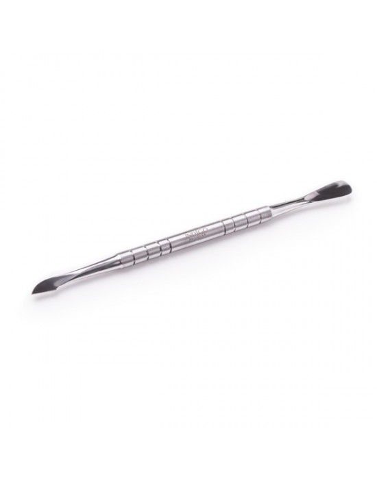 Cuticle pusher with a blade II